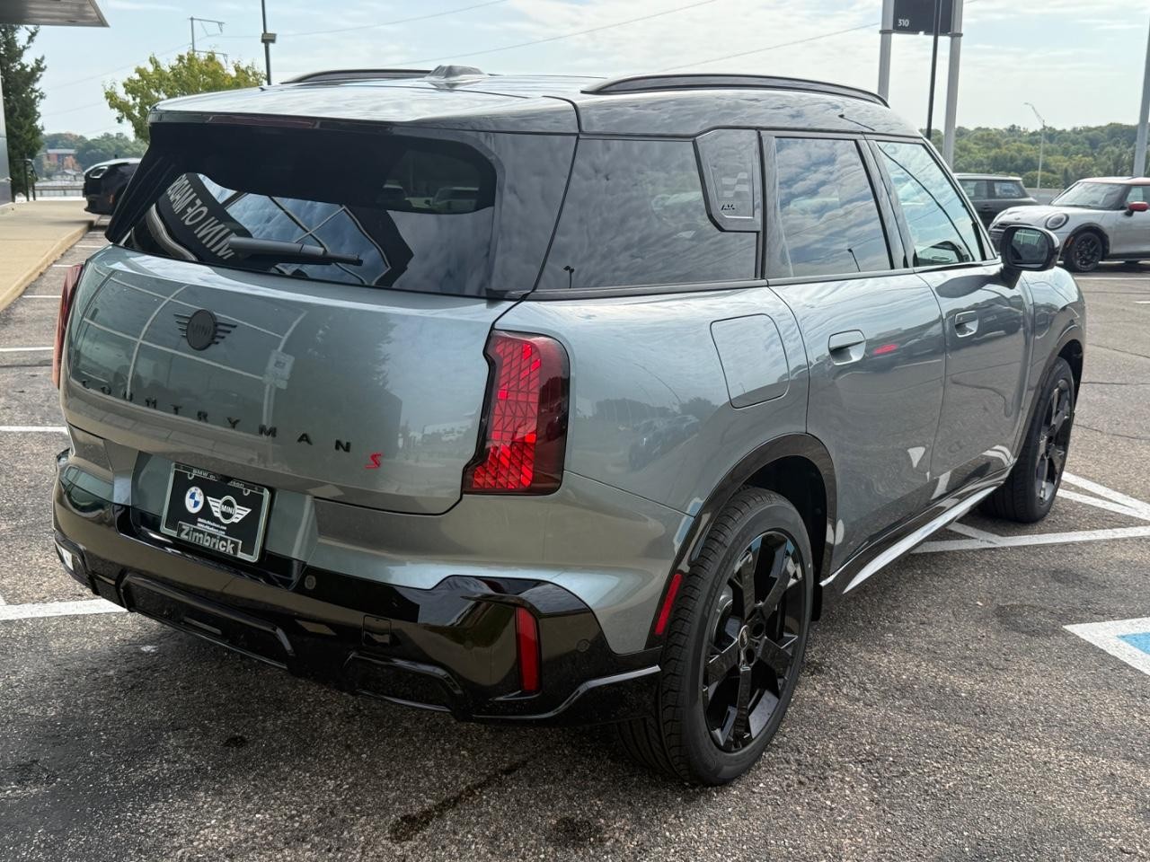 MINI Countryman Vehicle Image 03