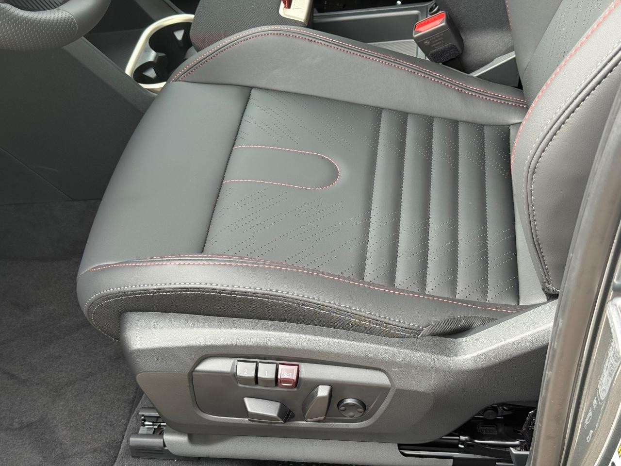 MINI Countryman Vehicle Image 15