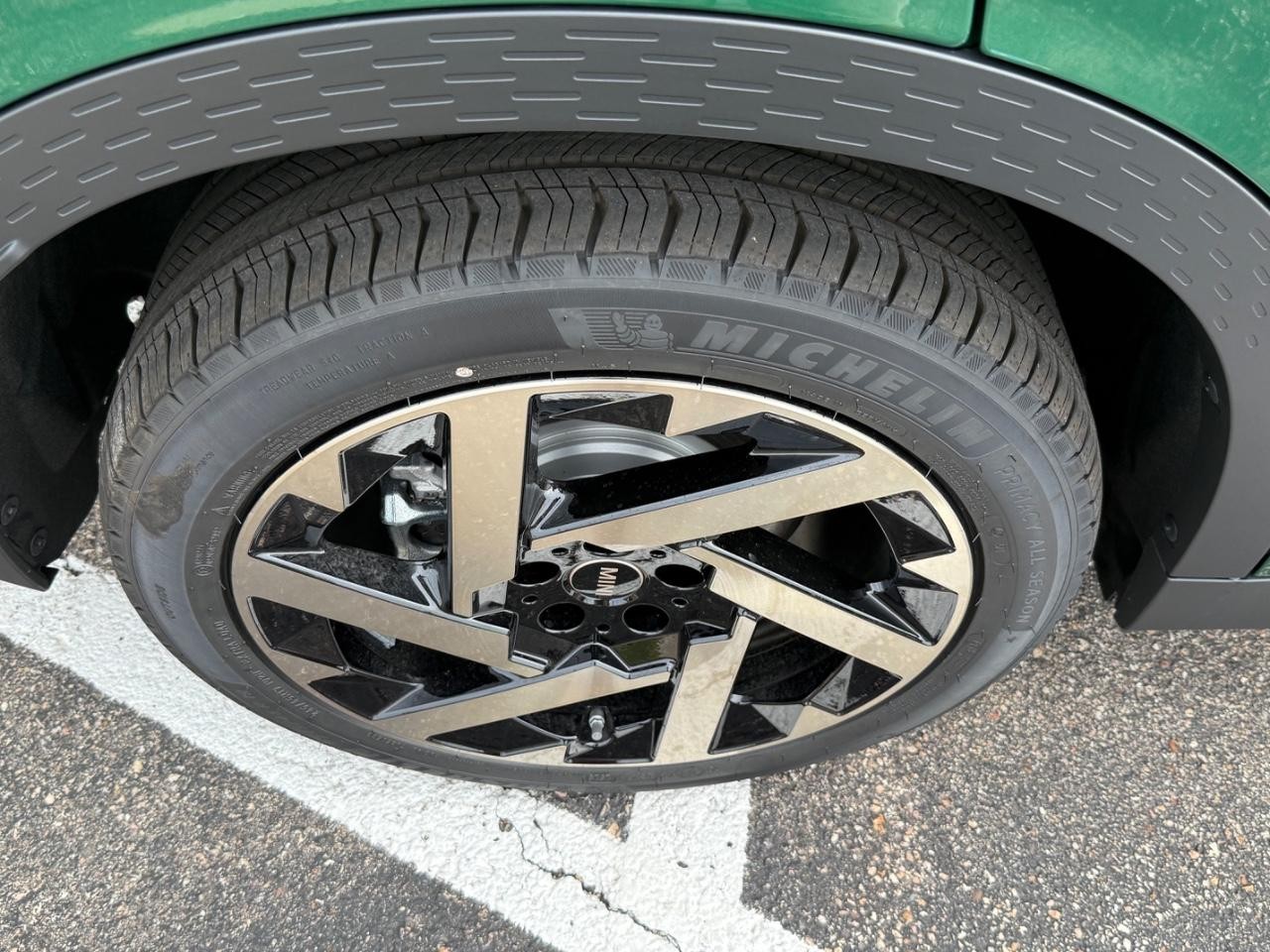 MINI Countryman Vehicle Image 04
