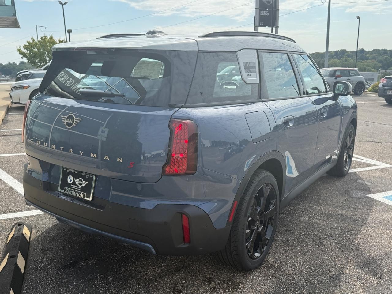 MINI Countryman Vehicle Image 03