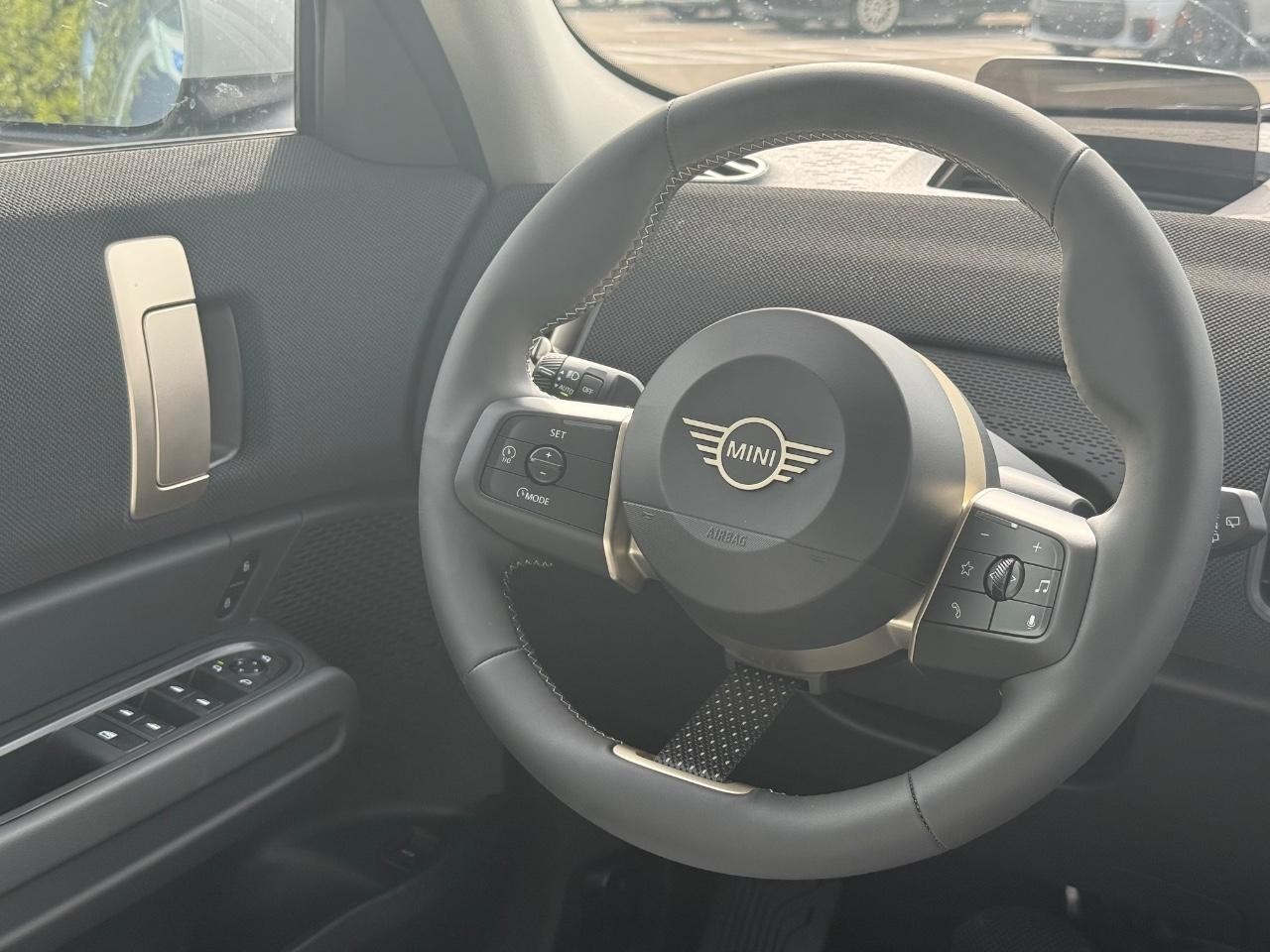 MINI Countryman Vehicle Image 08