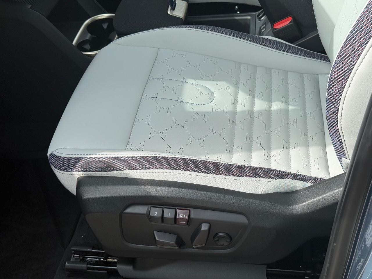 MINI Countryman Vehicle Image 15
