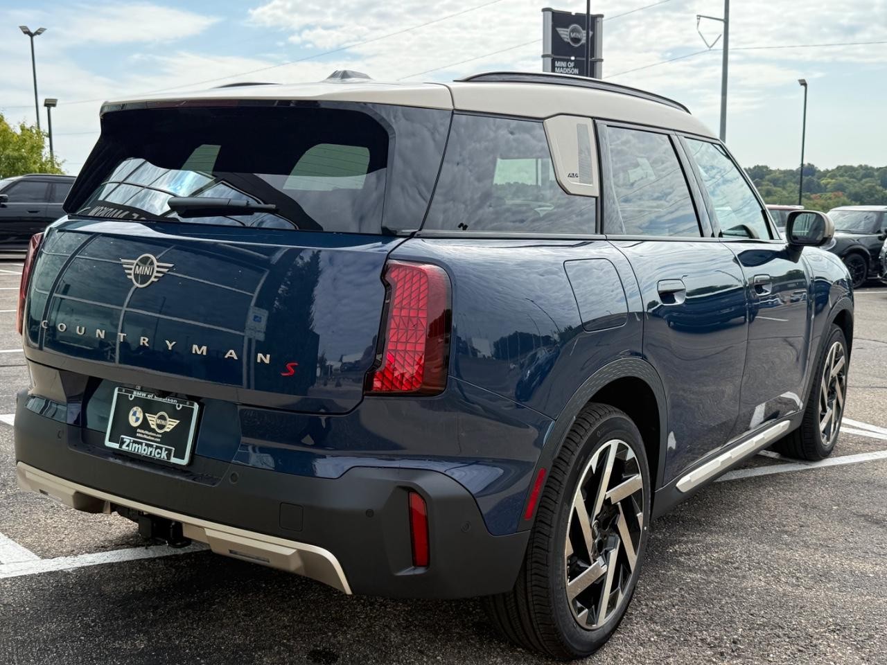 MINI Countryman Vehicle Image 03