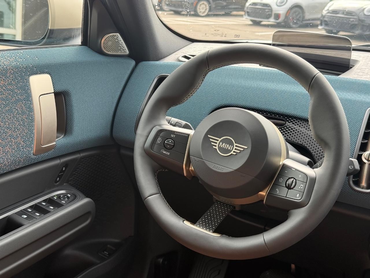 MINI Countryman Vehicle Image 08