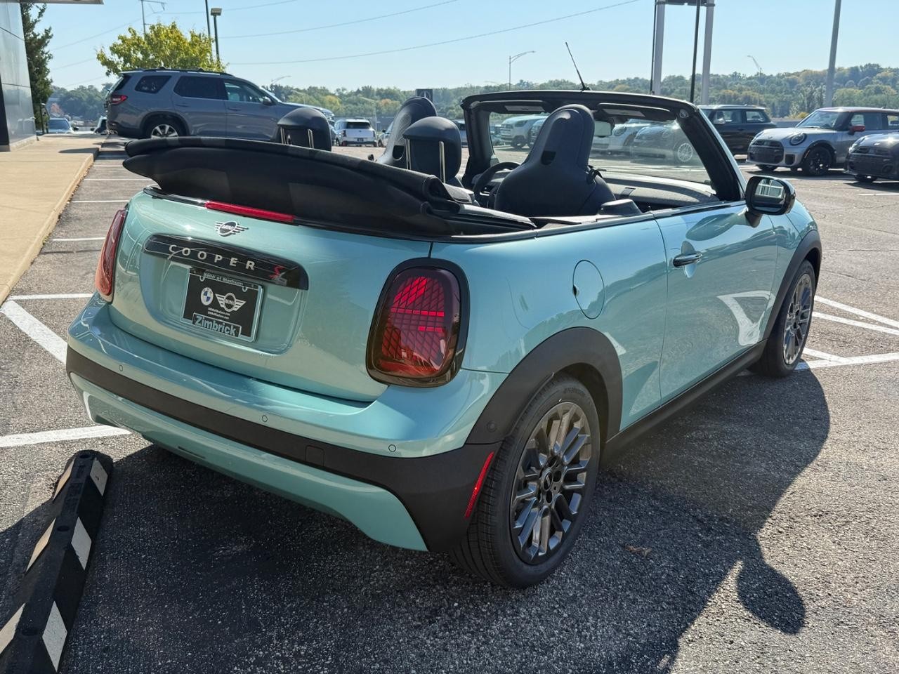 MINI Convertible Vehicle Image 03