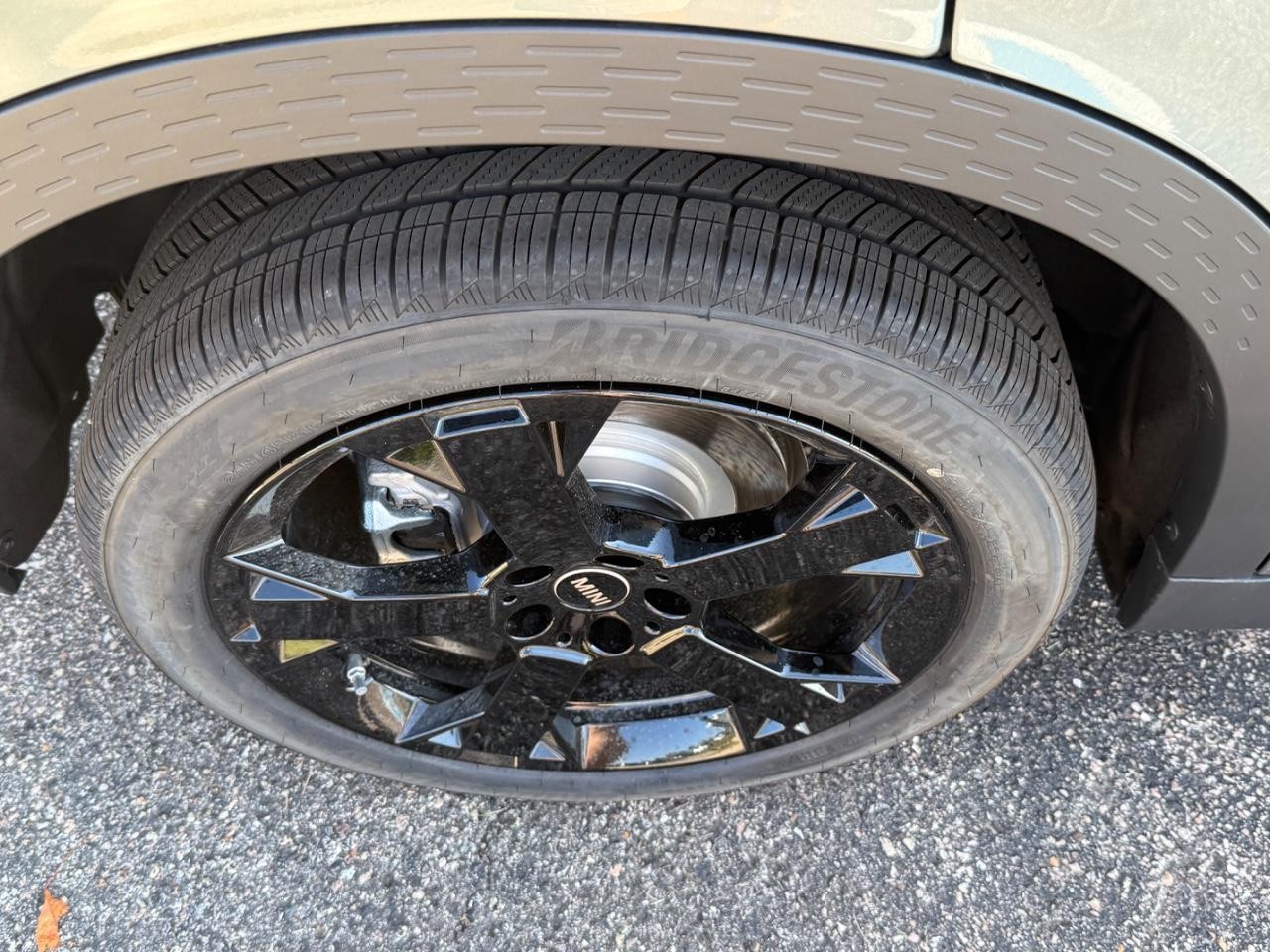 MINI Countryman Vehicle Image 04