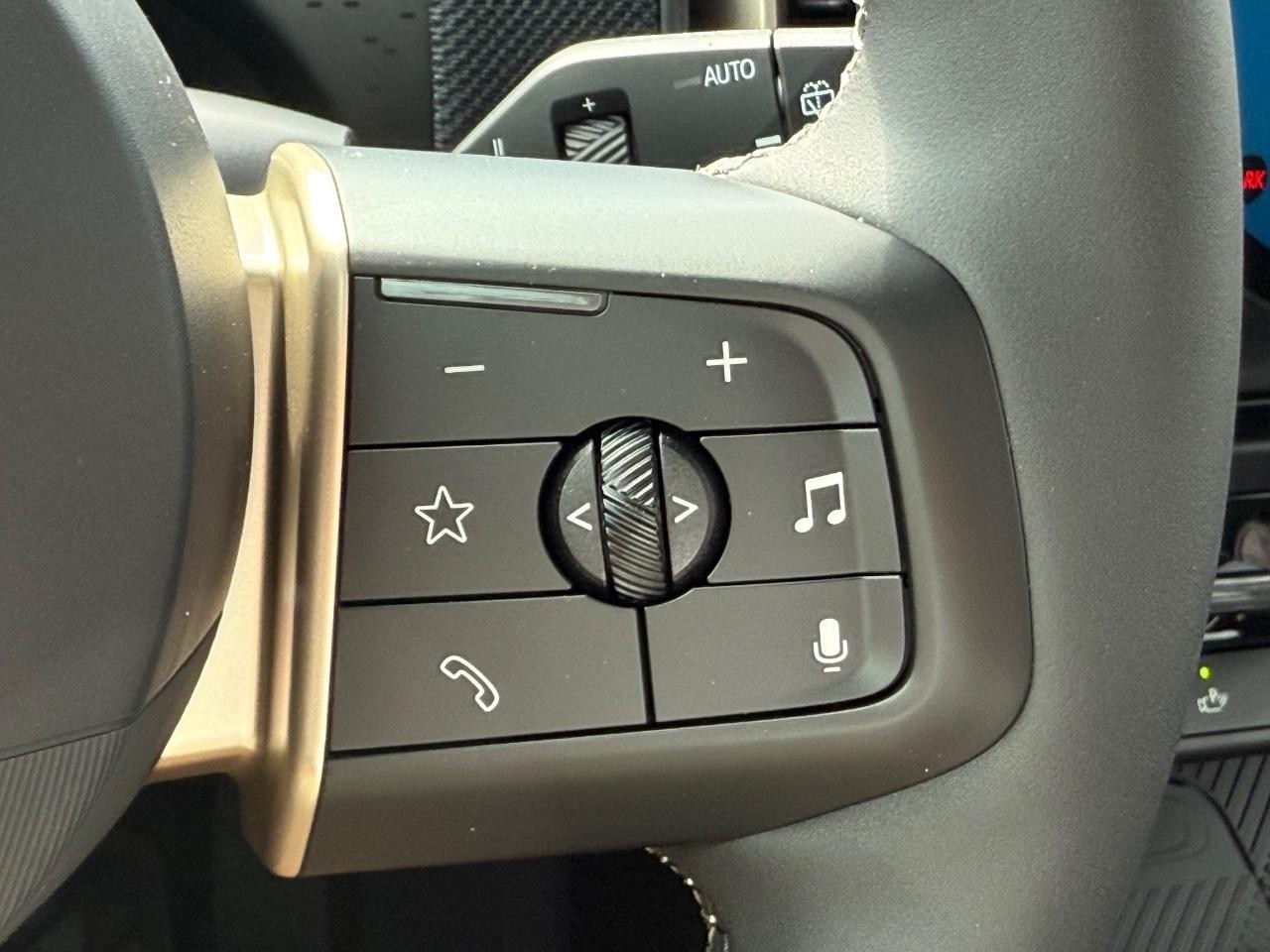 MINI Countryman Vehicle Image 11