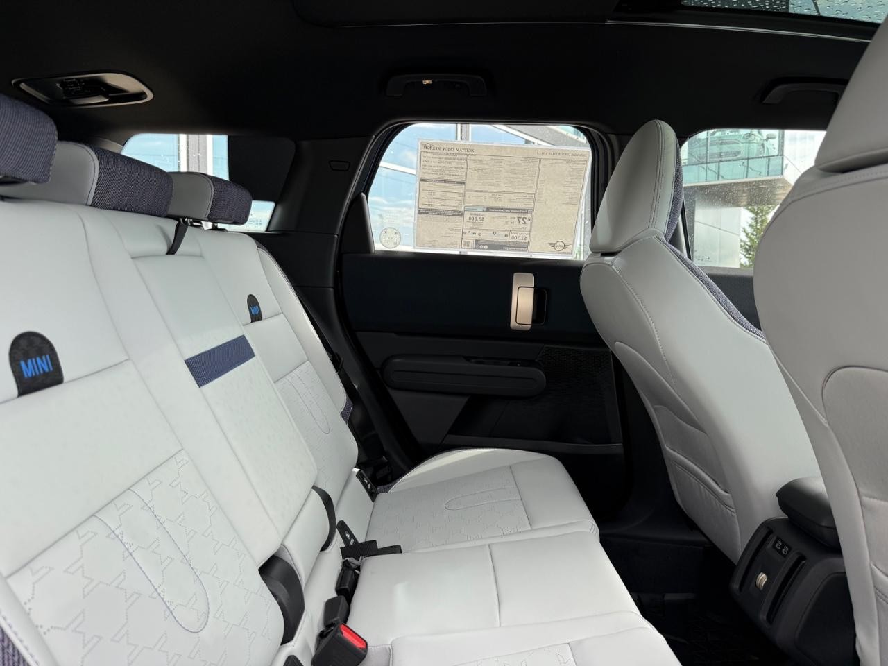 MINI Countryman Vehicle Image 05