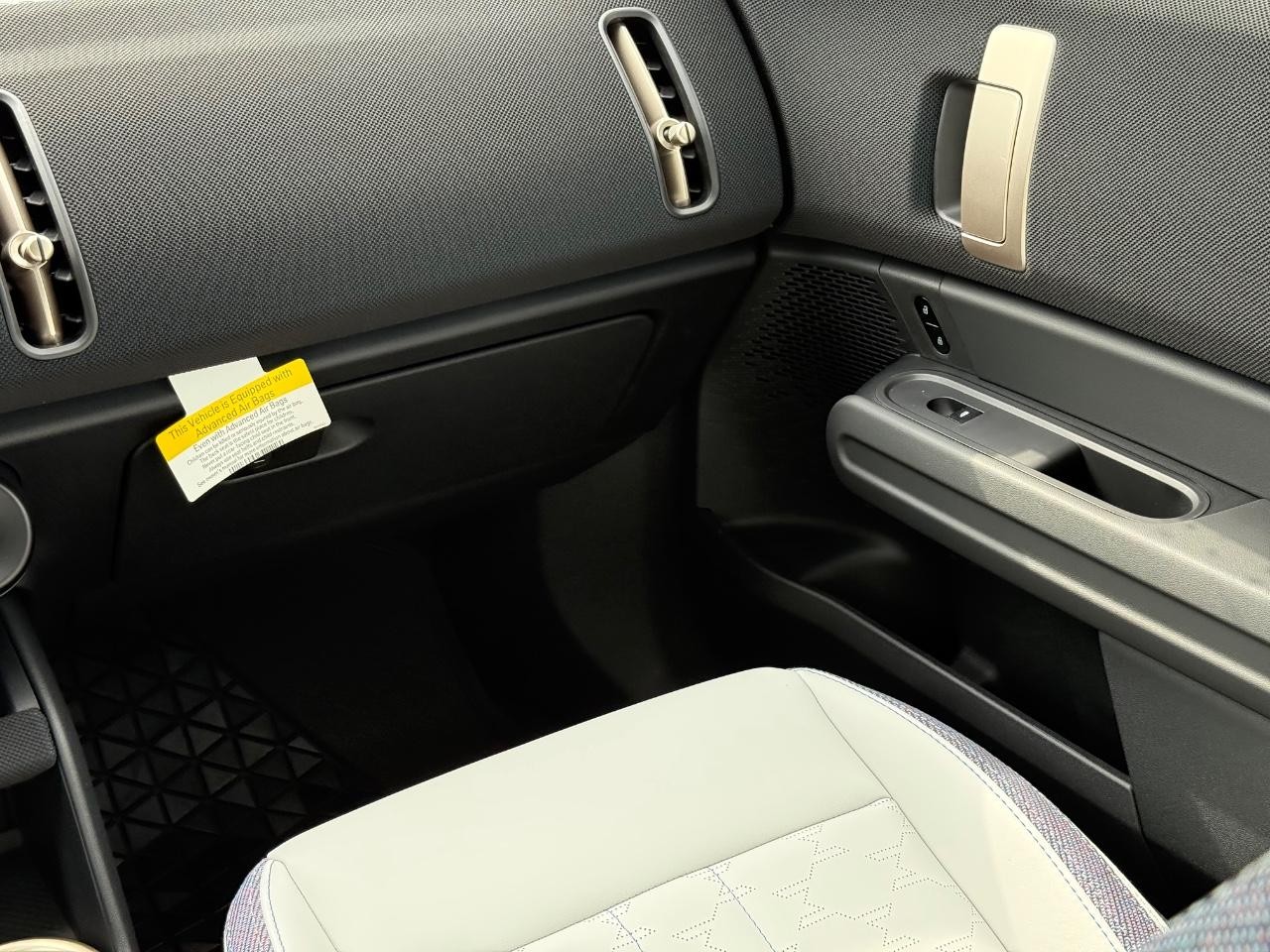 MINI Countryman Vehicle Image 09