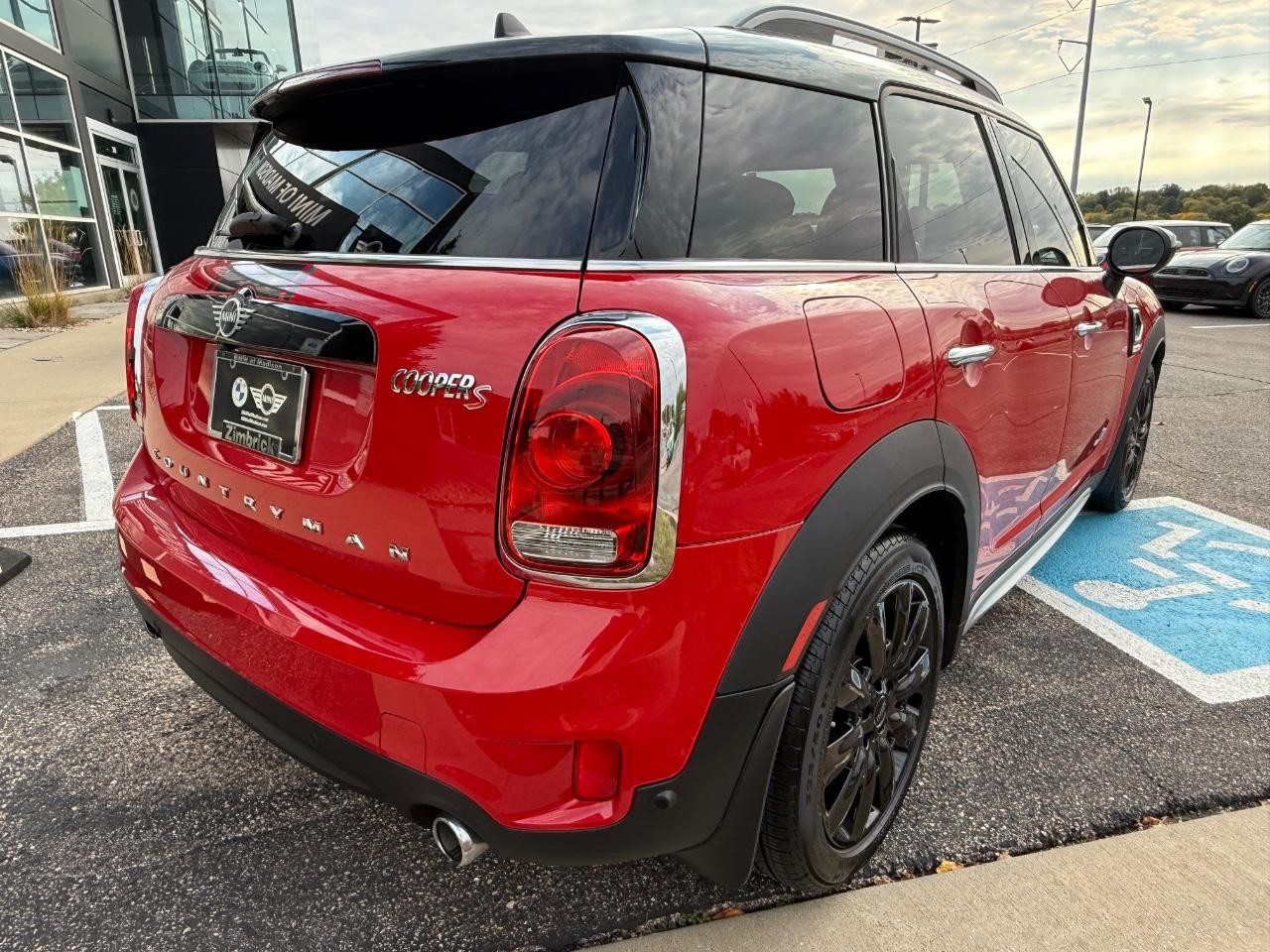 MINI Countryman Vehicle Image 03