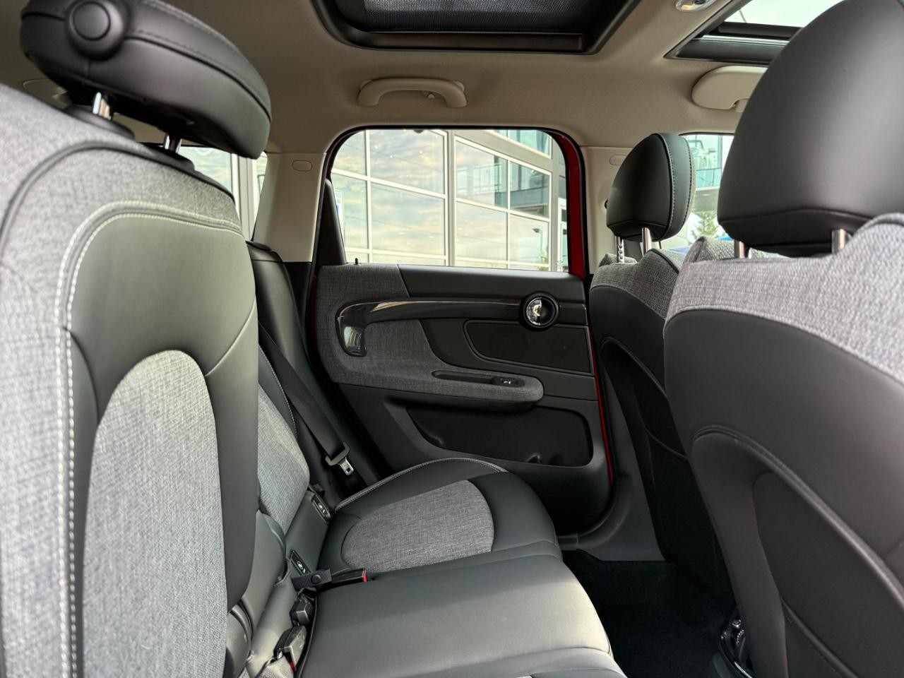 MINI Countryman Vehicle Image 10