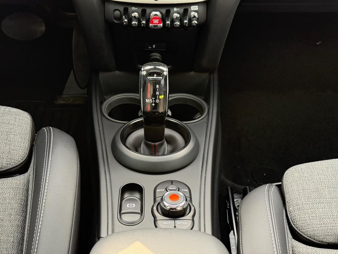 MINI Countryman Vehicle Image 13