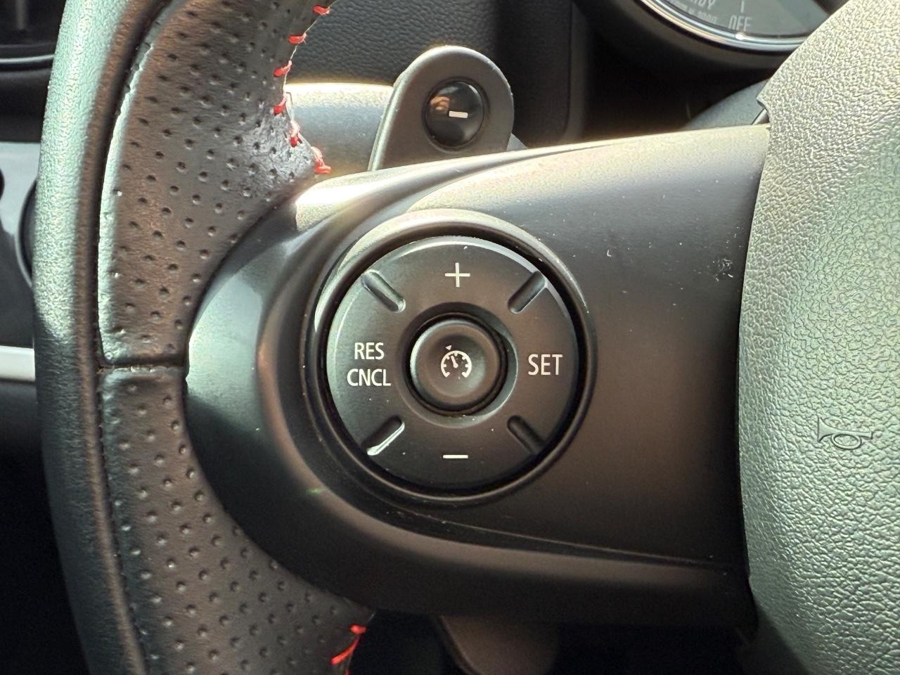 MINI Countryman Vehicle Image 16