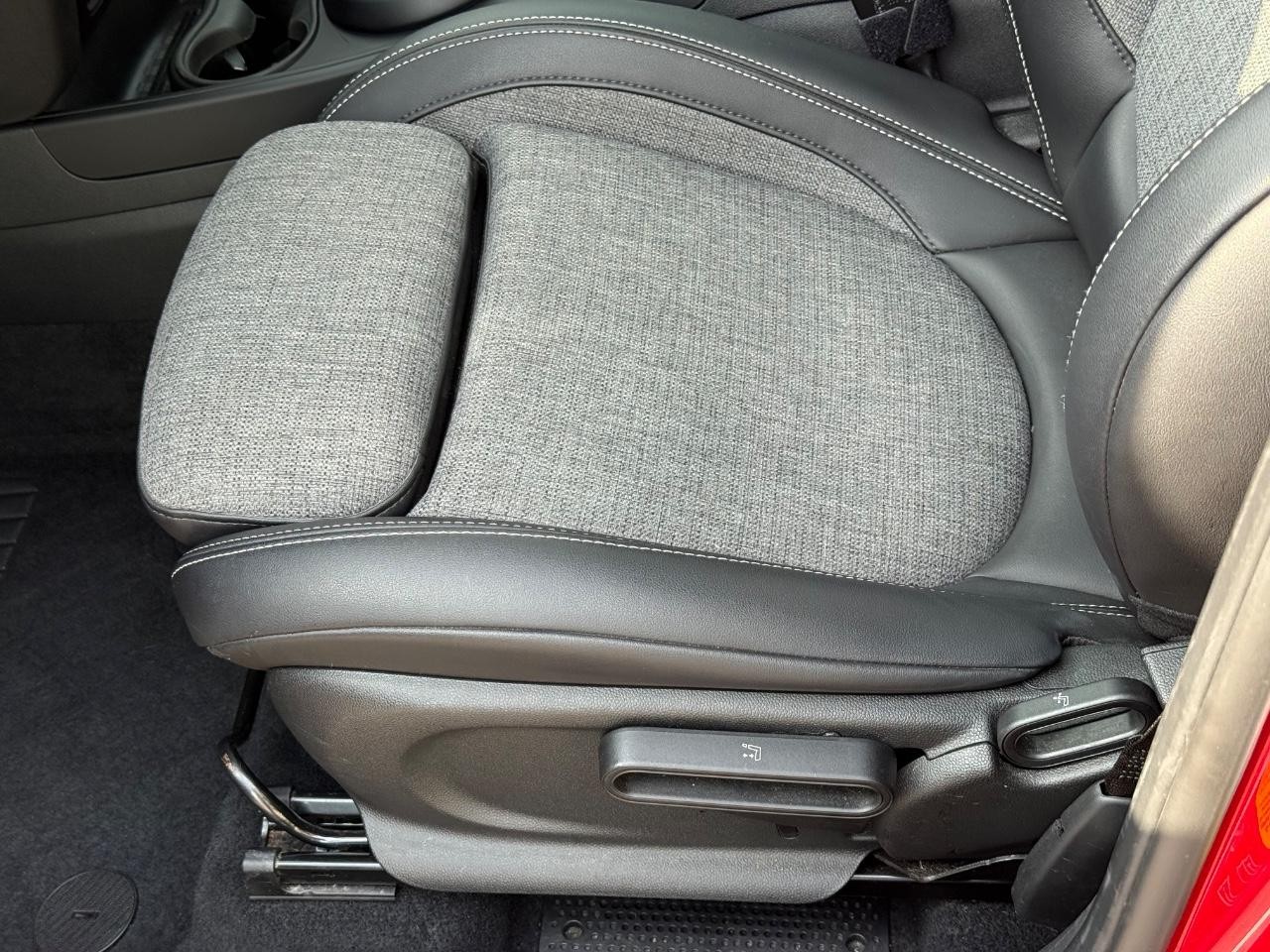 MINI Countryman Vehicle Image 22