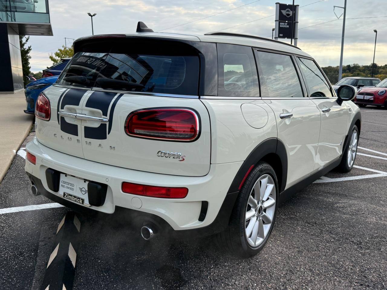 MINI Clubman Vehicle Image 03