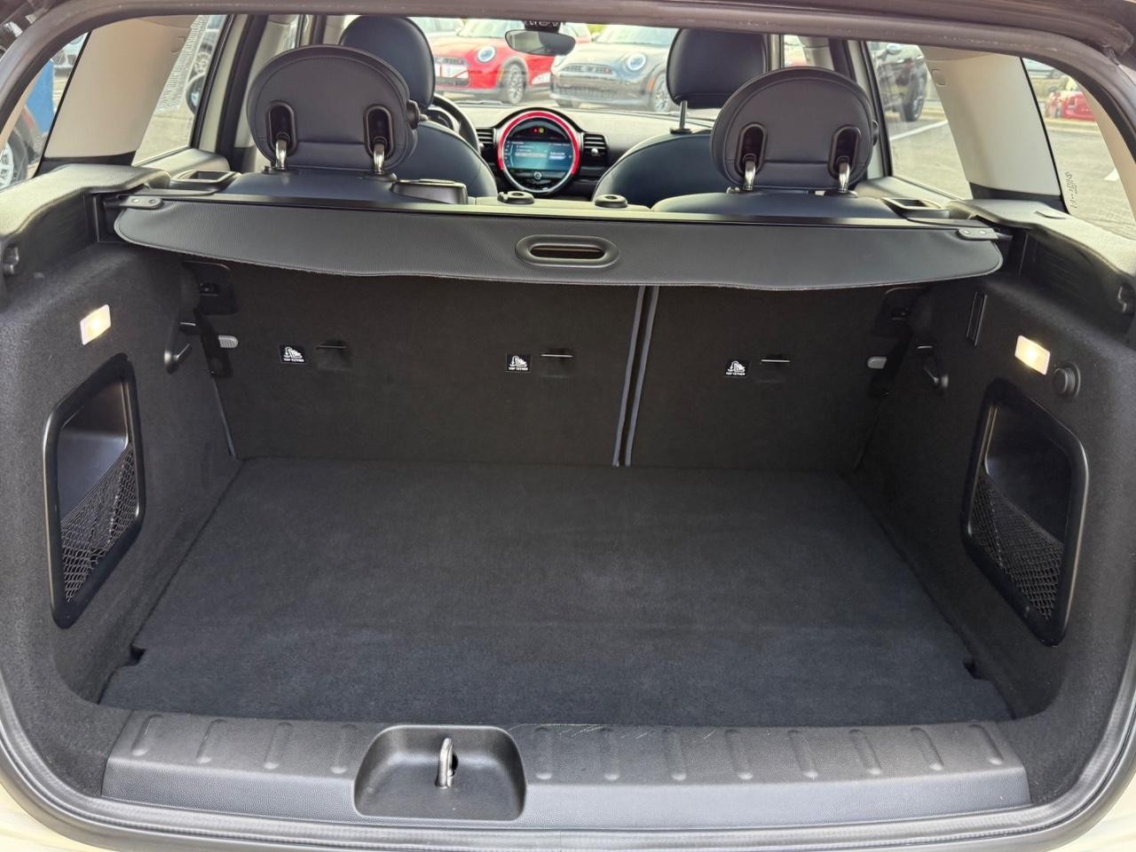 MINI Clubman Vehicle Image 05