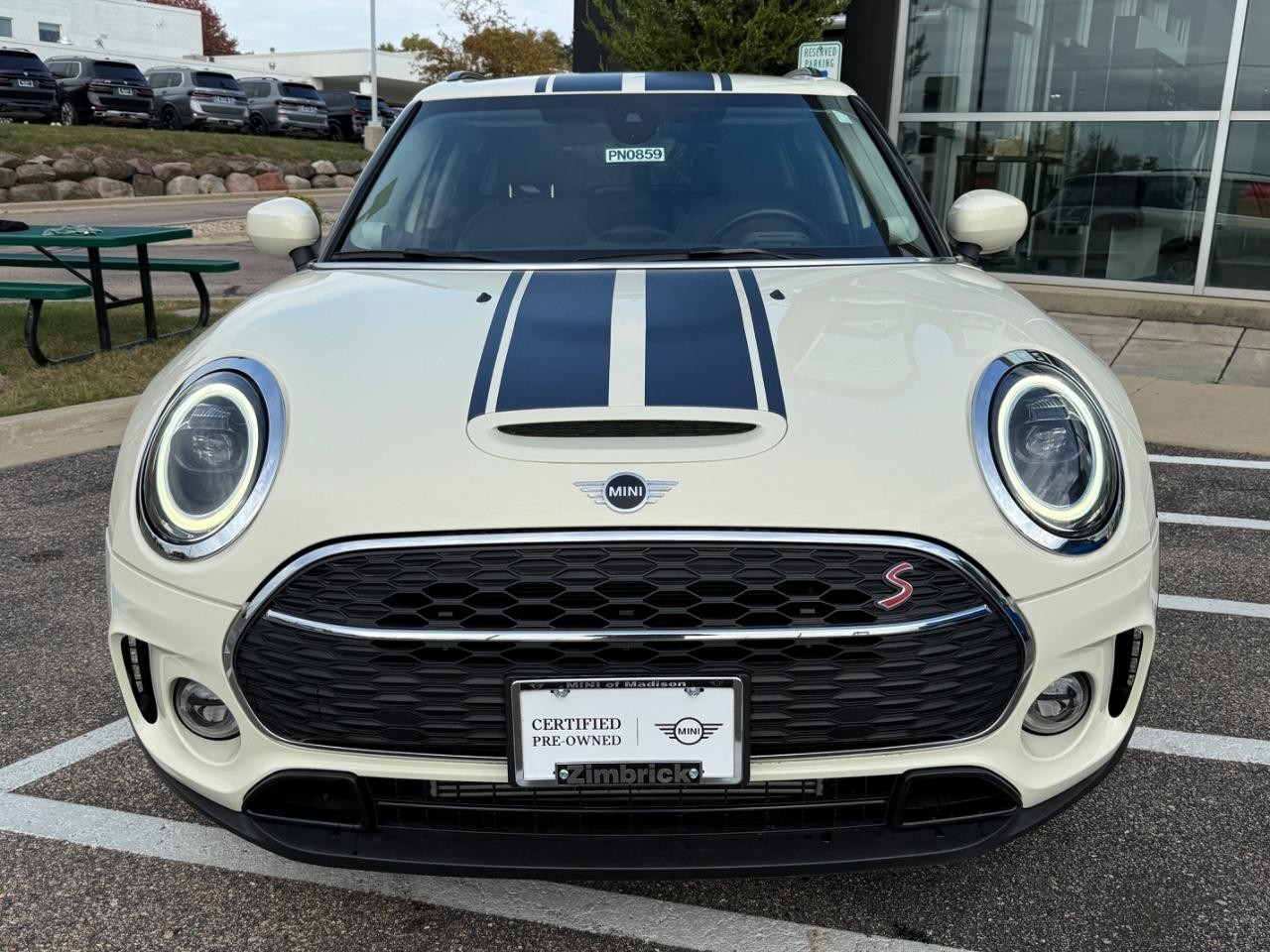 MINI Clubman Vehicle Image 09