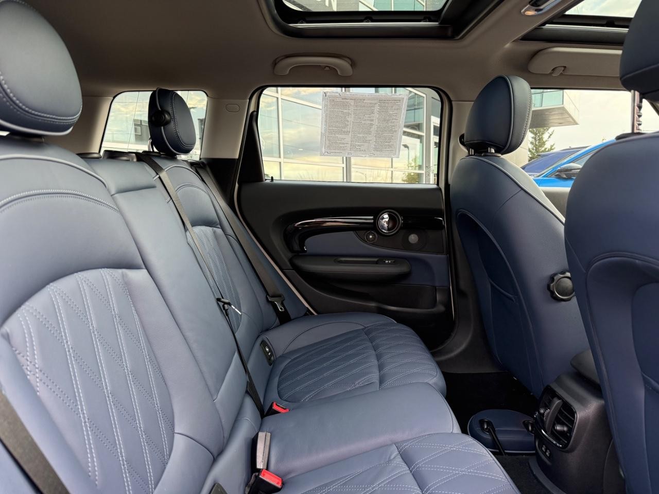MINI Clubman Vehicle Image 10