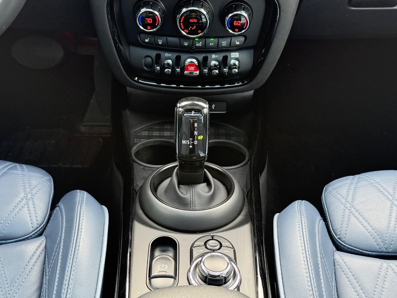 MINI Clubman Vehicle Image 13
