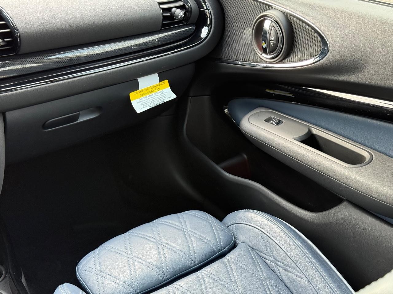 MINI Clubman Vehicle Image 15