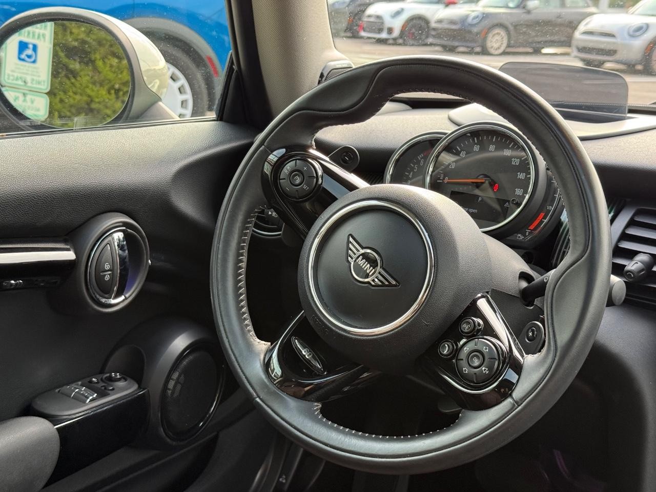 MINI Hardtop 2 Door Vehicle Image 14