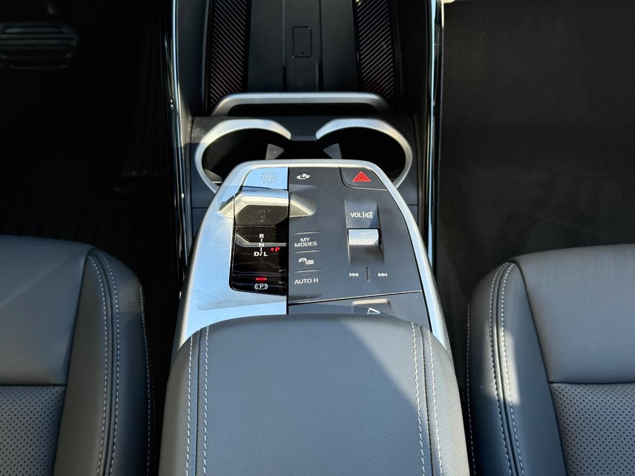 BMW X1 Vehicle Image 12
