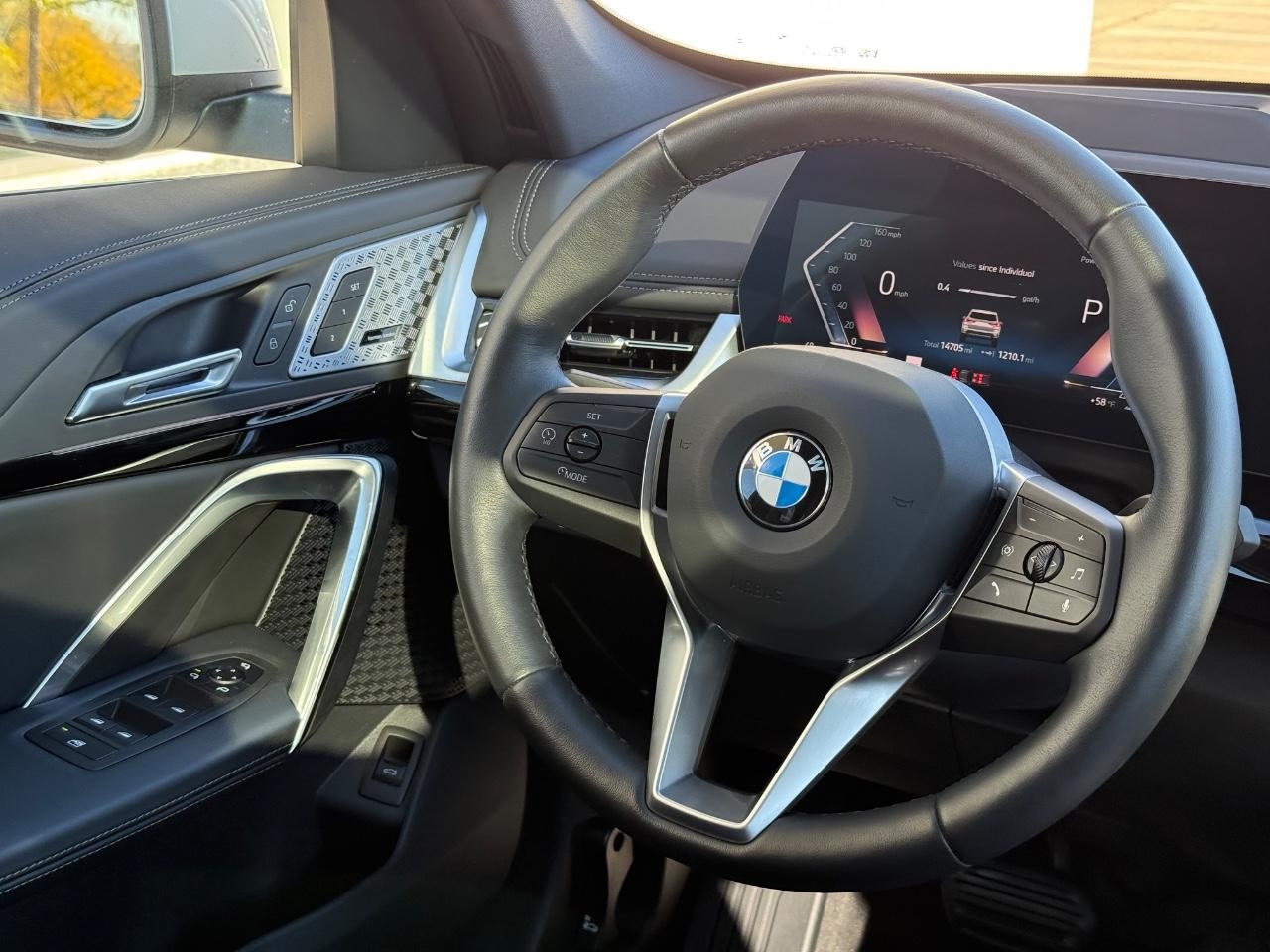 BMW X1 Vehicle Image 13