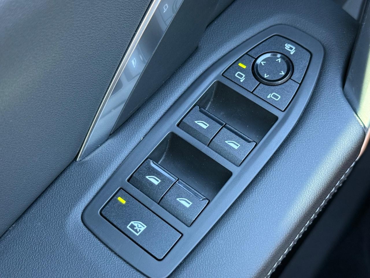 BMW X1 Vehicle Image 20