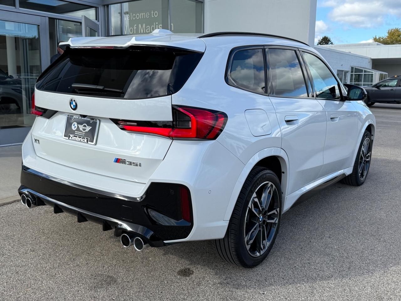 BMW X1 Vehicle Image 03