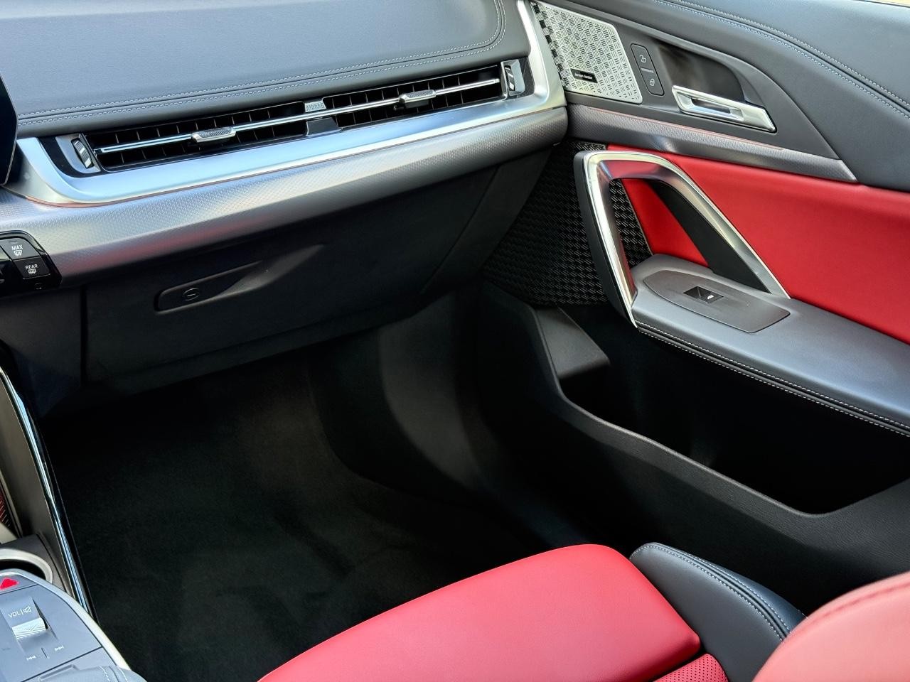 BMW X1 Vehicle Image 15