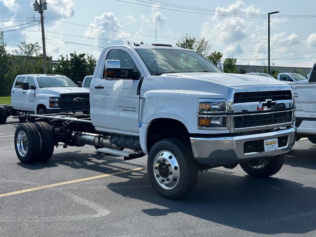 2024 Chevrolet Silverado 4500 Medium Duty Chassis Cab Work Truck's photo