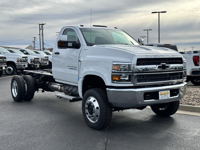 2024 Chevrolet Silverado 4500 Medium Duty Chassis Cab Work Truck's photo