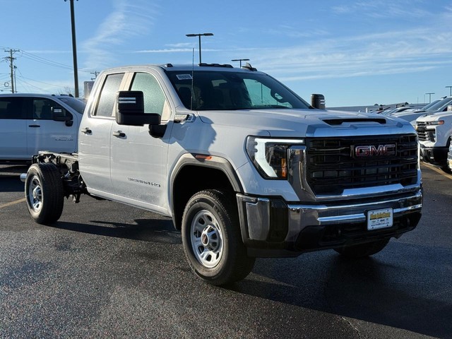 2025 GMC Sierra 3500HD Pro's photo