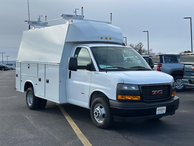 2024 GMC Savana Cutaway Work Van's photo