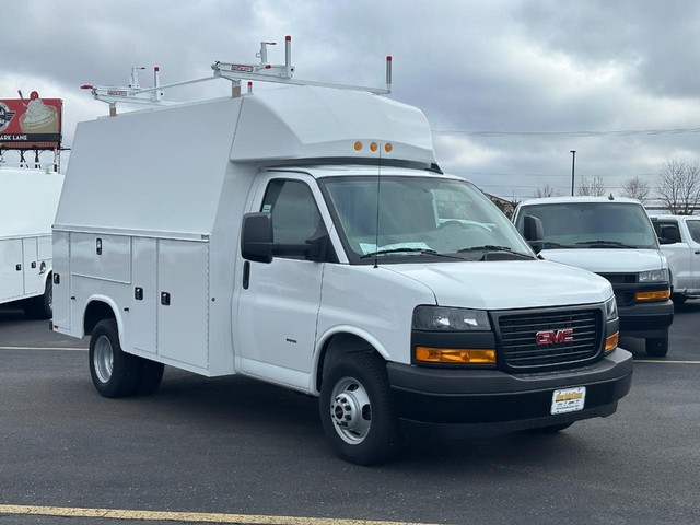 2024 GMC Savana Cutaway Work Van's photo