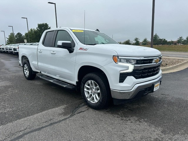 2023 Chevrolet Silverado 1500 LT's photo