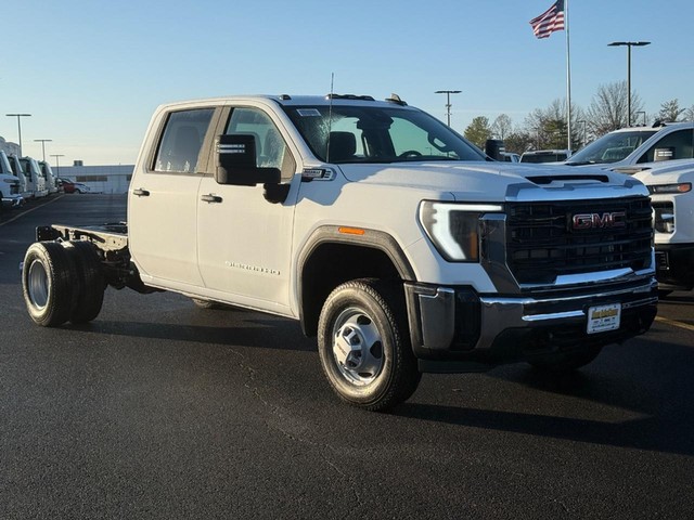 2026 GMC Sierra 3500 Chassis Cab Pro's photo