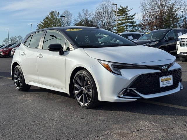 2025 Toyota Corolla Hatchback XSE's photo