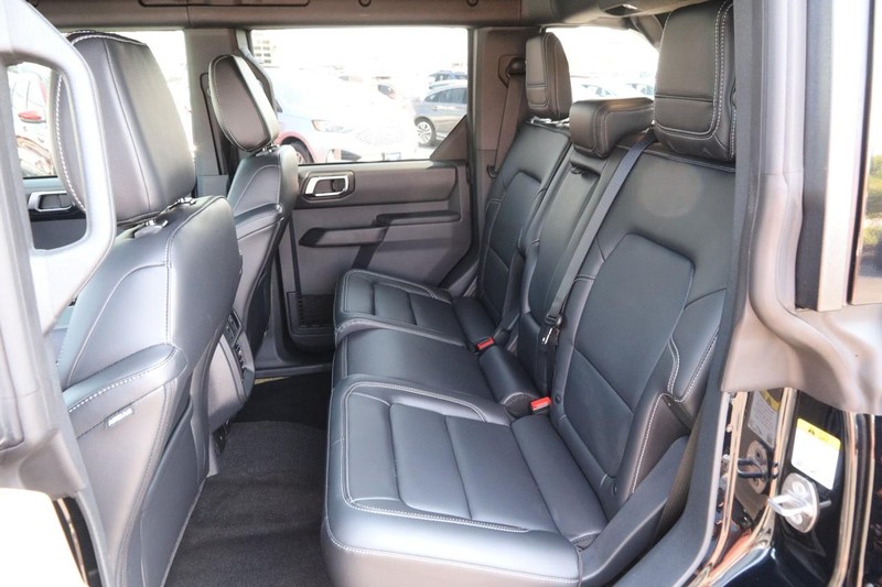 Ford Bronco Vehicle Image 09