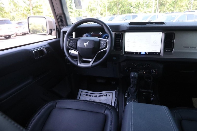 Ford Bronco Vehicle Image 21