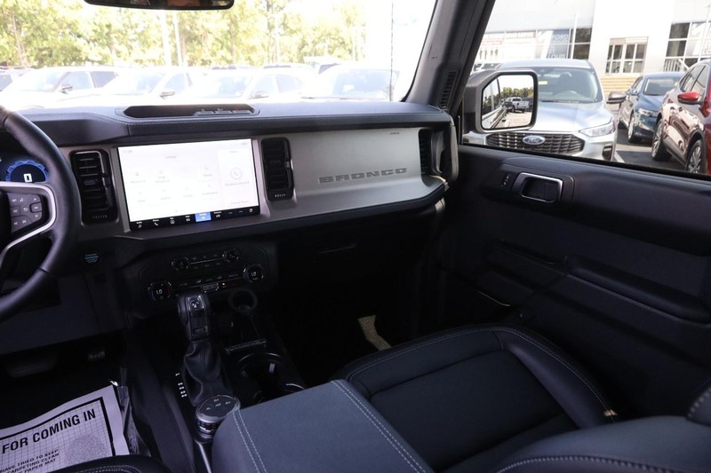 Ford Bronco Vehicle Image 24