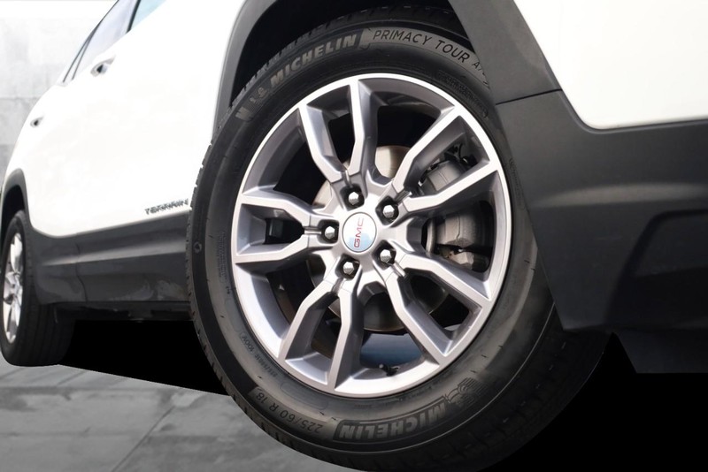 GMC Terrain Vehicle Image 03