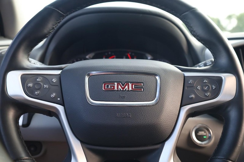 GMC Terrain Vehicle Image 09