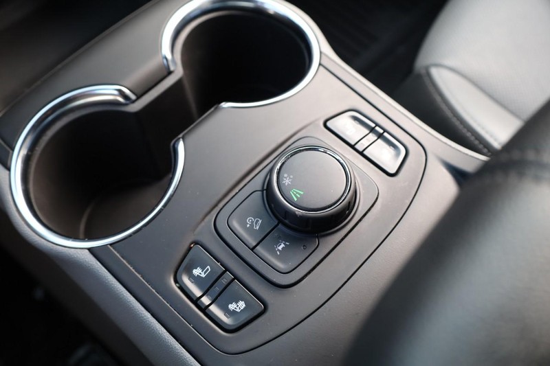 GMC Terrain Vehicle Image 16