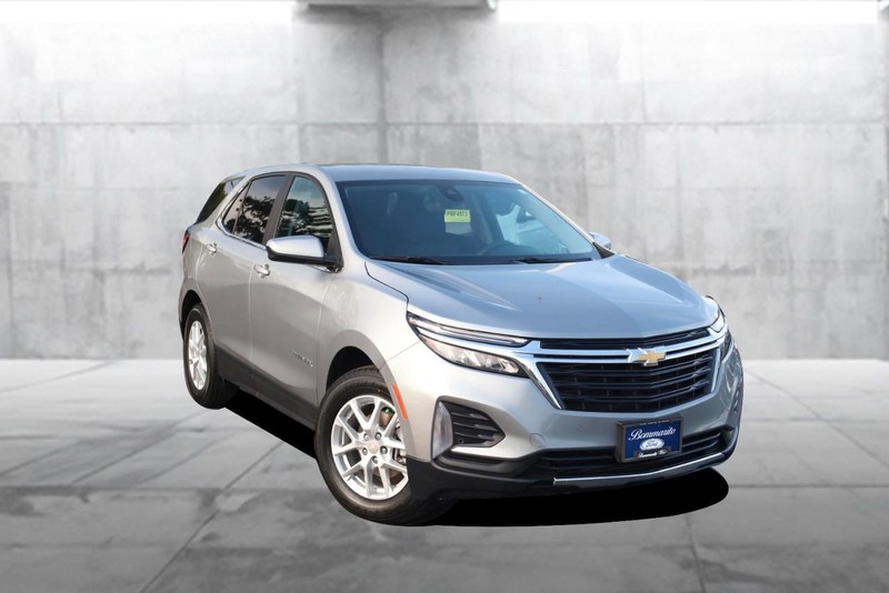 Chevrolet Equinox Vehicle Image 02