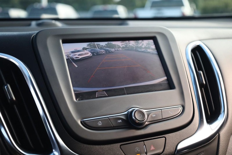 Chevrolet Equinox Vehicle Image 12