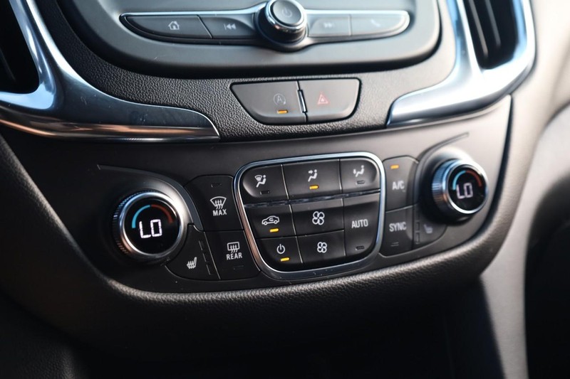 Chevrolet Equinox Vehicle Image 13