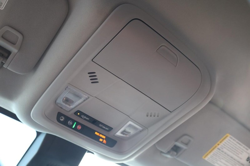 Chevrolet Equinox Vehicle Image 16