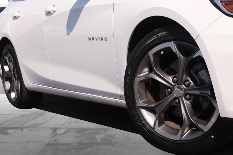 Chevrolet Malibu Vehicle Image 03