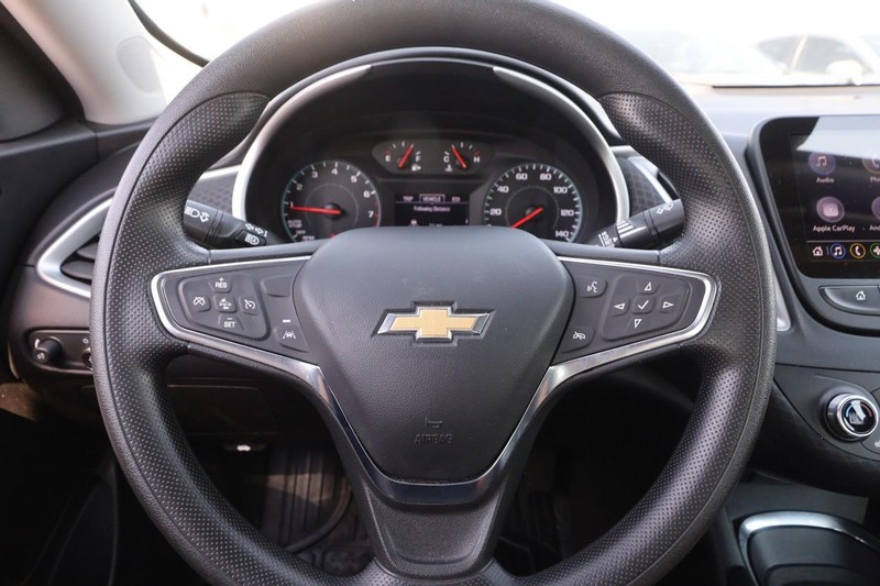 Chevrolet Malibu Vehicle Image 10